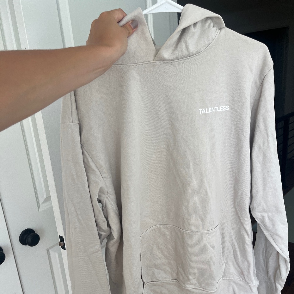 TALENTLESS HOODIE